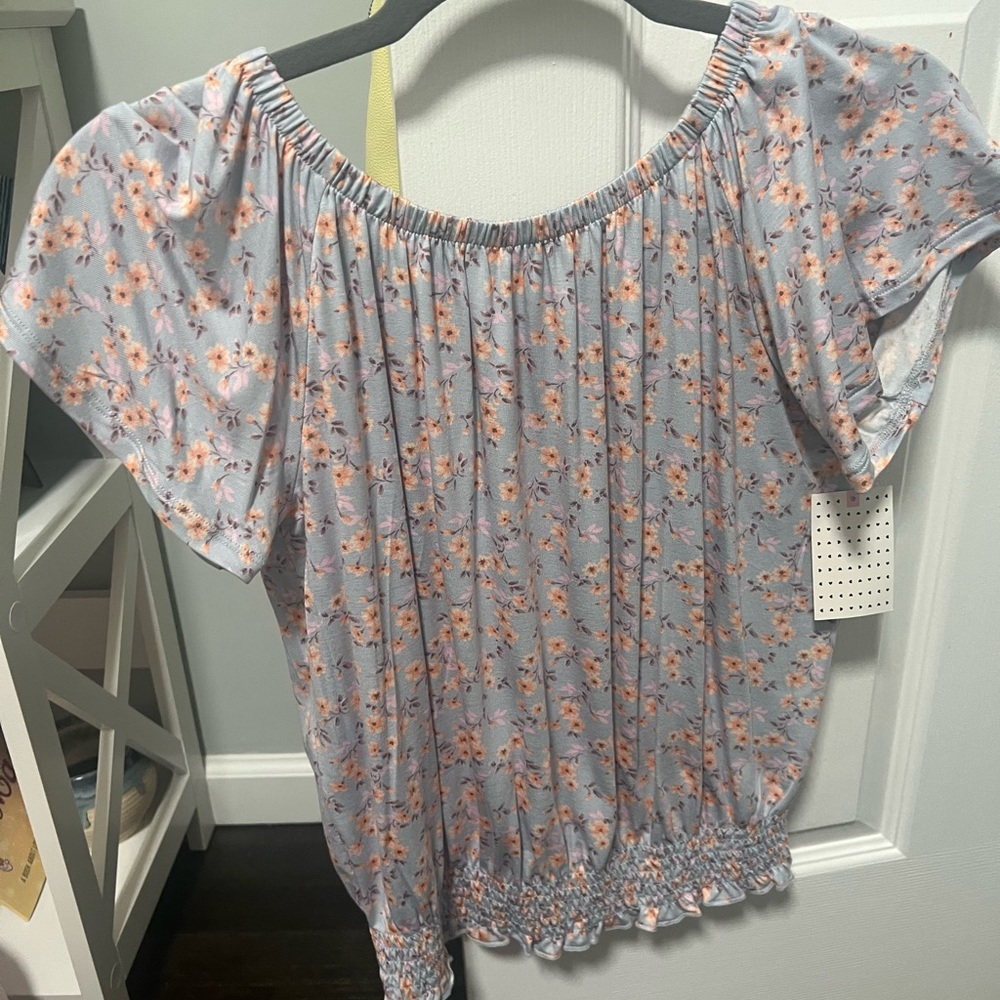 Top with elastic bottom